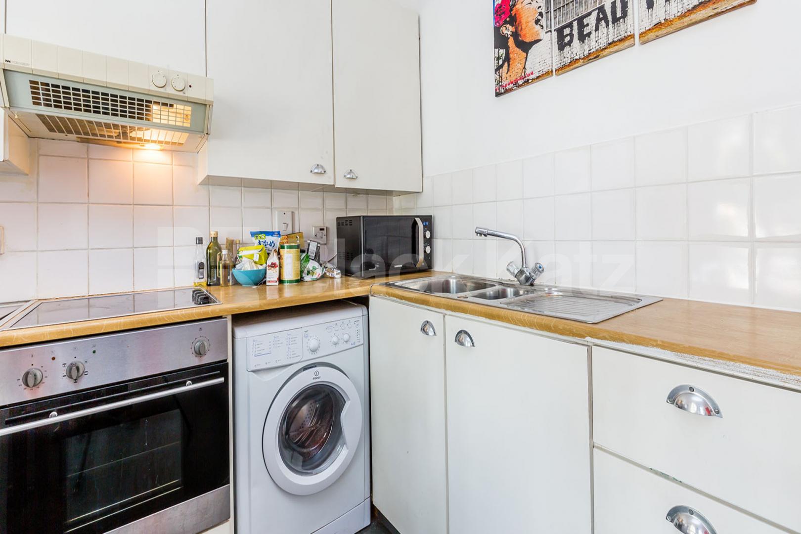 Minutes to Angel station and located within walking distance to Old Street  City Road, Angel 