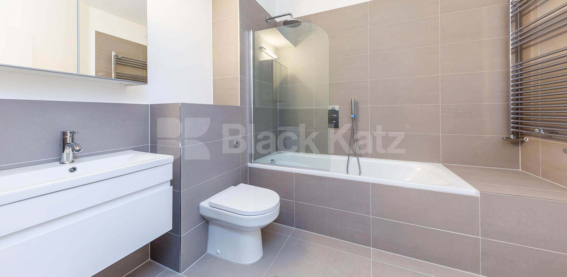 			2 BED 2 BATH WAREHOUSE APARTMENT , 2 Bedroom, 1 bath, 1 reception Apartment			 SPRINGFIELD HOUSE LOFTS-TYSSEN STREET, DALSTON/HAGGERSTON