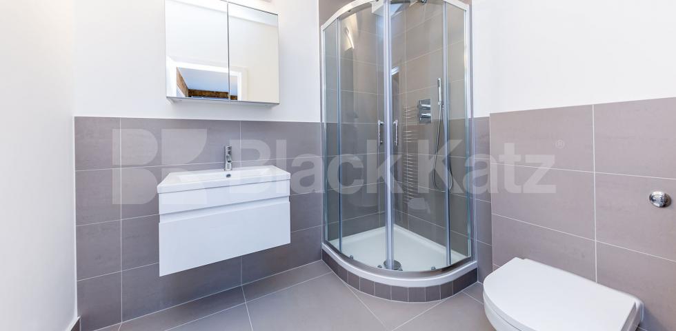 			2 BED 2 BATH WAREHOUSE APARTMENT , 2 Bedroom, 1 bath, 1 reception Apartment			 SPRINGFIELD HOUSE LOFTS-TYSSEN STREET, DALSTON/HAGGERSTON