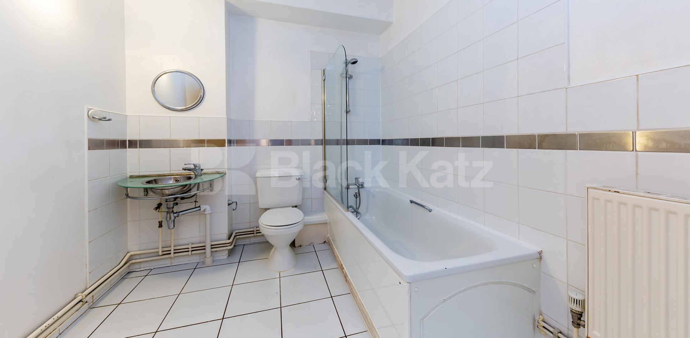 			PERFECT FOR 3 SHARERS!, 3 Bedroom, 1 bath, 1 reception Flat			 SPRINGFIELD HOUSE LOFTS-TYSSEN STREET, DALSTON-HAGGERSTON-SHOREDITCH