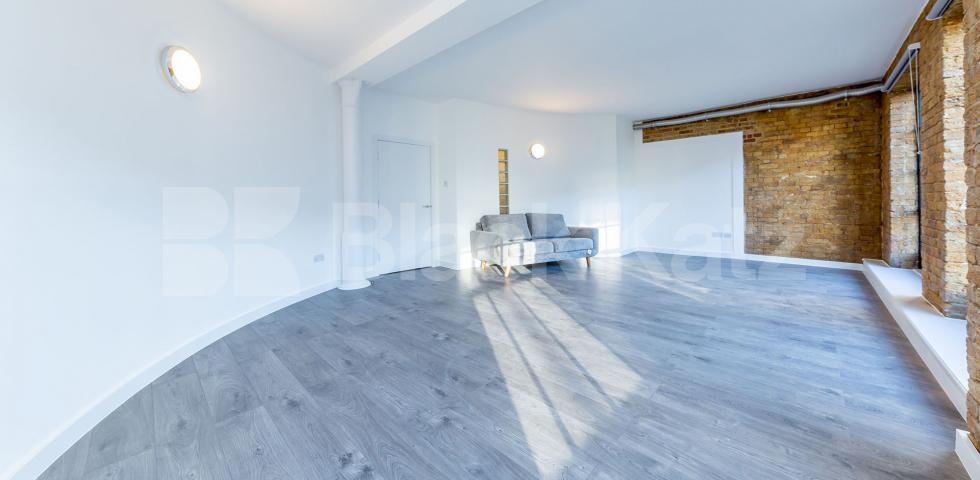 			2 BED 2 BATH WAREHOUSE APARTMENT , 2 Bedroom, 1 bath, 1 reception Apartment			 SPRINGFIELD HOUSE LOFTS-TYSSEN STREET, DALSTON/HAGGERSTON