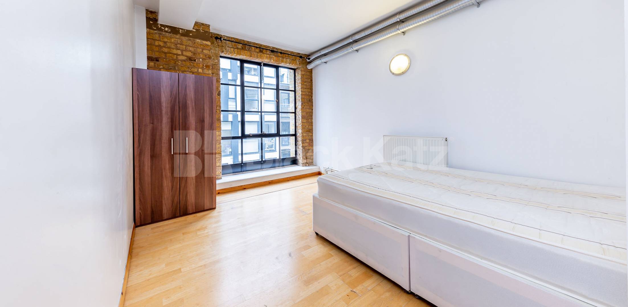 			PERFECT FOR 3 SHARERS!, 3 Bedroom, 1 bath, 1 reception Flat			 SPRINGFIELD HOUSE LOFTS-TYSSEN STREET, DALSTON-HAGGERSTON-SHOREDITCH