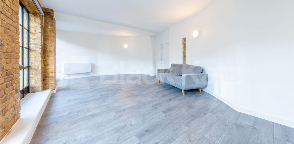 			2 BED 2 BATH WAREHOUSE APARTMENT , 2 Bedroom, 1 bath, 1 reception Apartment			 SPRINGFIELD HOUSE LOFTS-TYSSEN STREET, DALSTON/HAGGERSTON