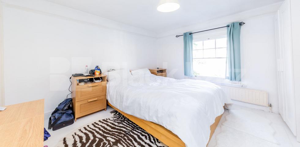 			Private house with a garden!, 2 Bedroom, 1 bath, 1 reception Terraced House			 Church Lane, East Finchley