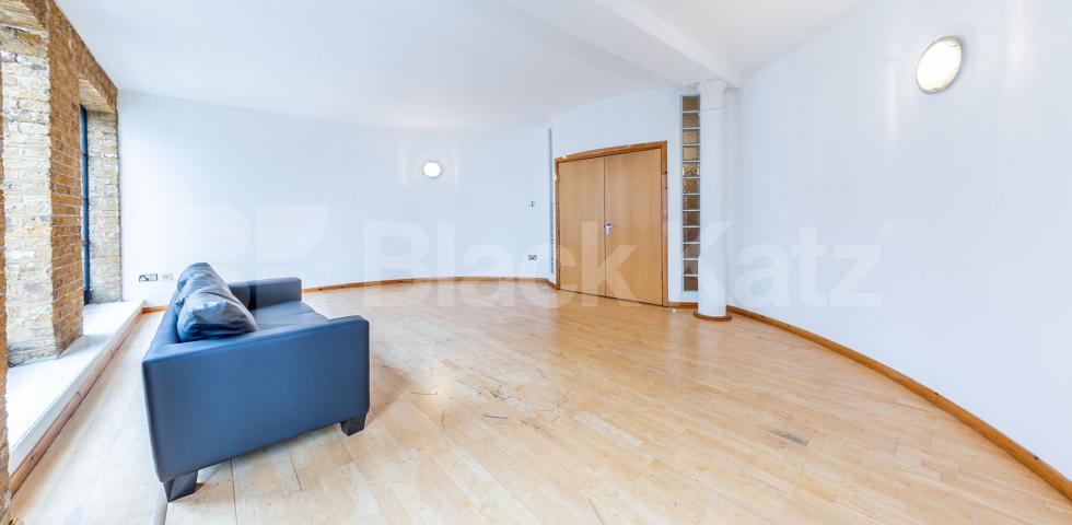 			PERFECT FOR 3 SHARERS!, 3 Bedroom, 1 bath, 1 reception Flat			 SPRINGFIELD HOUSE LOFTS-TYSSEN STREET, DALSTON-HAGGERSTON-SHOREDITCH