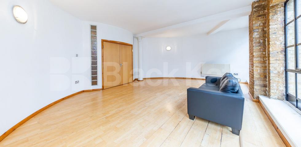 			PERFECT FOR 3 SHARERS!, 3 Bedroom, 1 bath, 1 reception Flat			 SPRINGFIELD HOUSE LOFTS-TYSSEN STREET, DALSTON-HAGGERSTON-SHOREDITCH