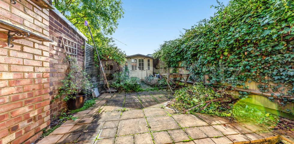 			Private house with a garden!, 2 Bedroom, 1 bath, 1 reception Terraced House			 Church Lane, East Finchley