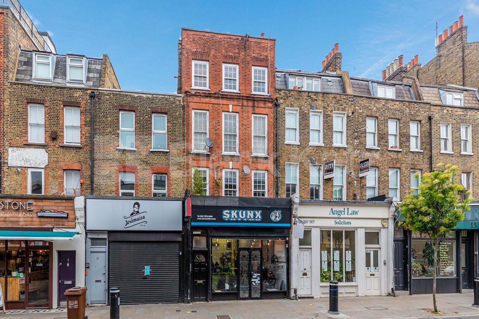 2 bedroom property ideal for 2 sharers located close to amenities  Chapel Market, Angel