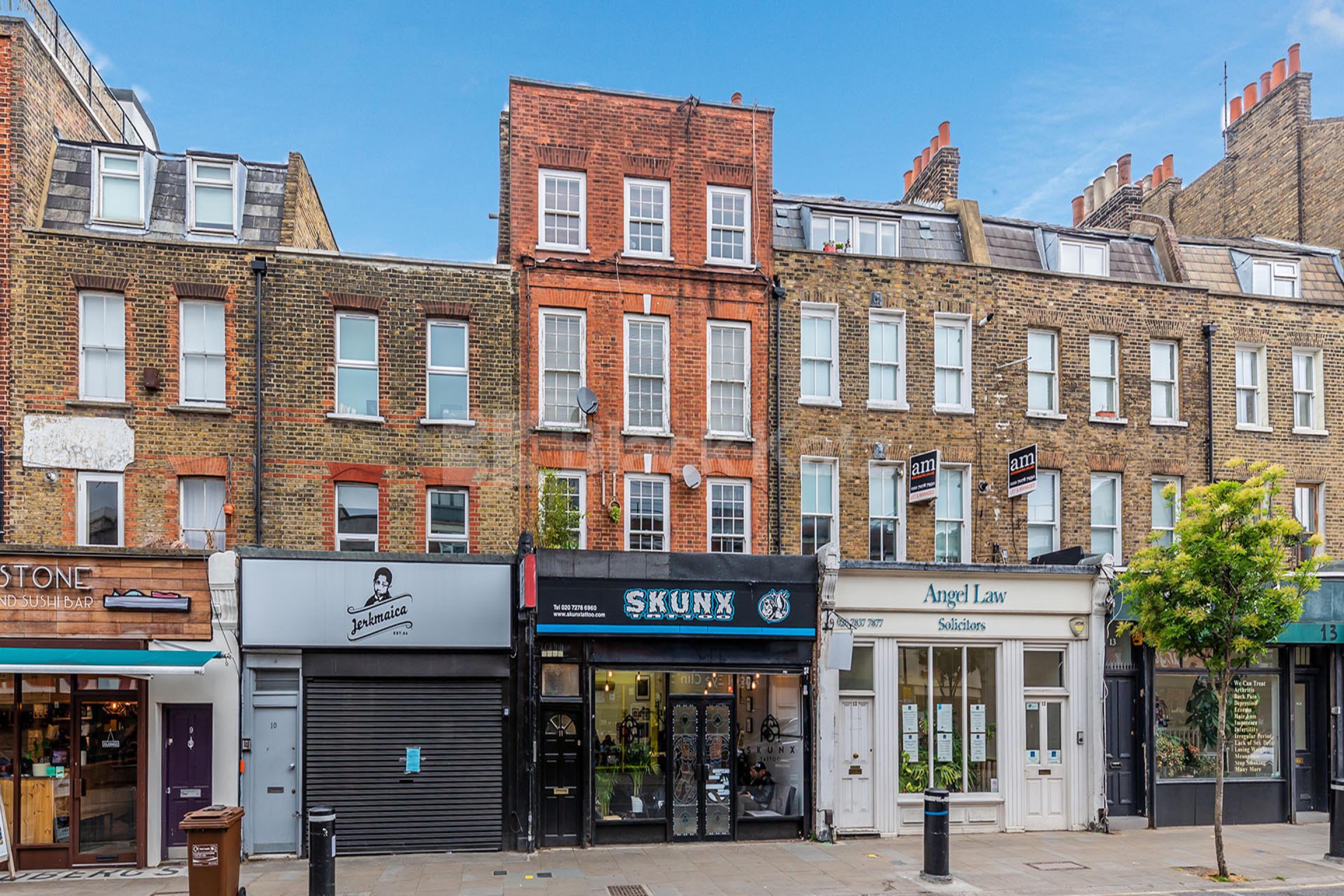 2 bedroom property ideal for 2 sharers located close to amenities  Chapel Market, Angel N1