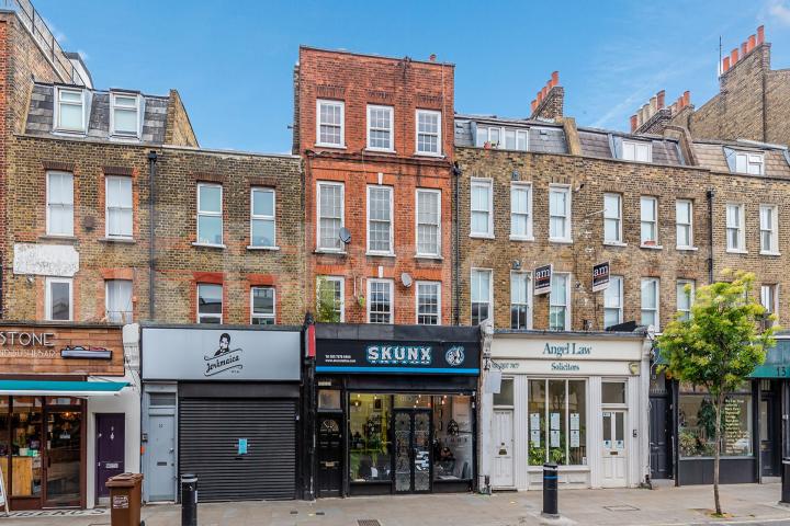 2 bedroom property ideal for 2 sharers located close to amenities  Chapel Market, Angel