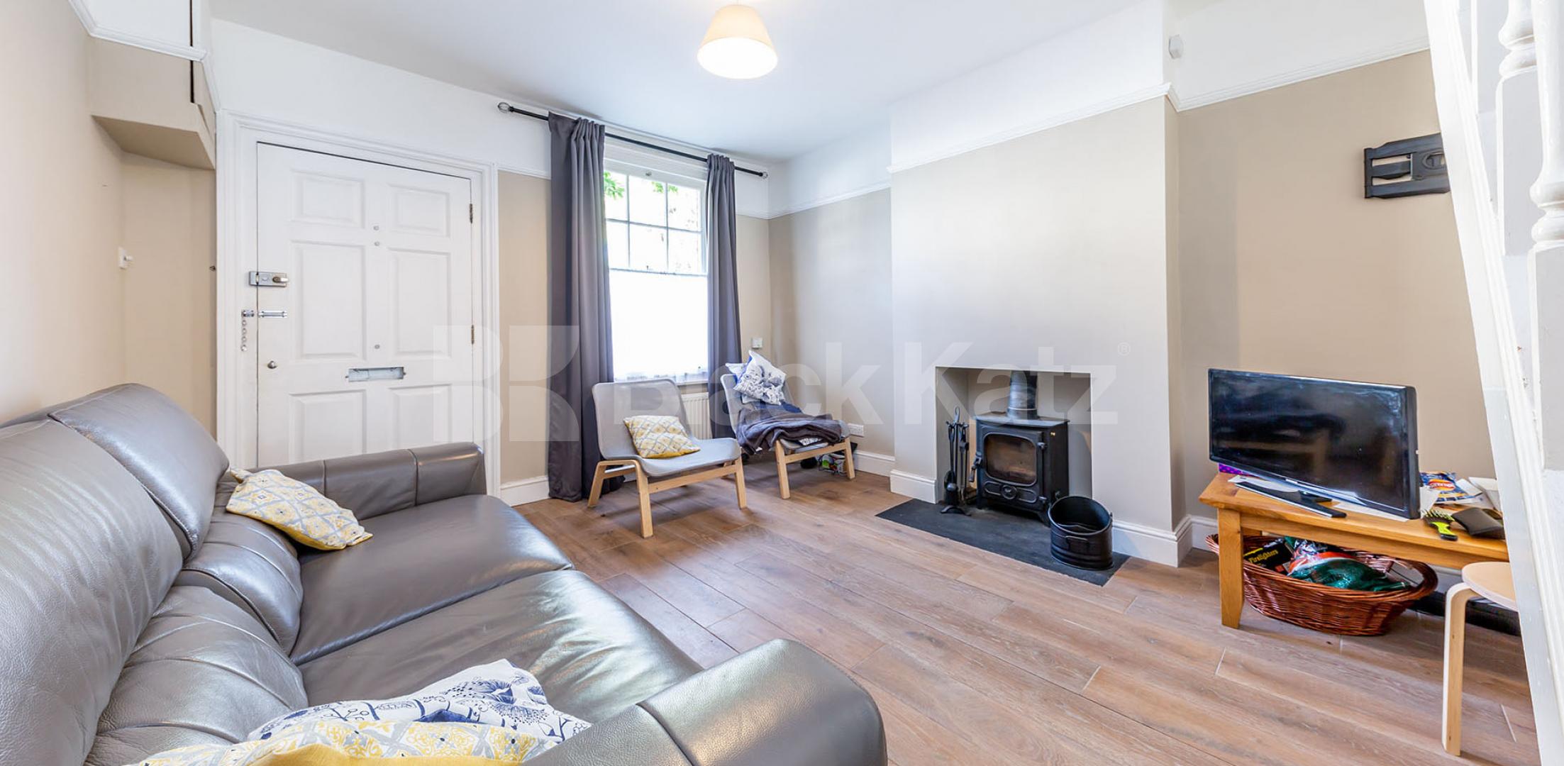 			Private house with a garden!, 2 Bedroom, 1 bath, 1 reception Terraced House			 Church Lane, East Finchley