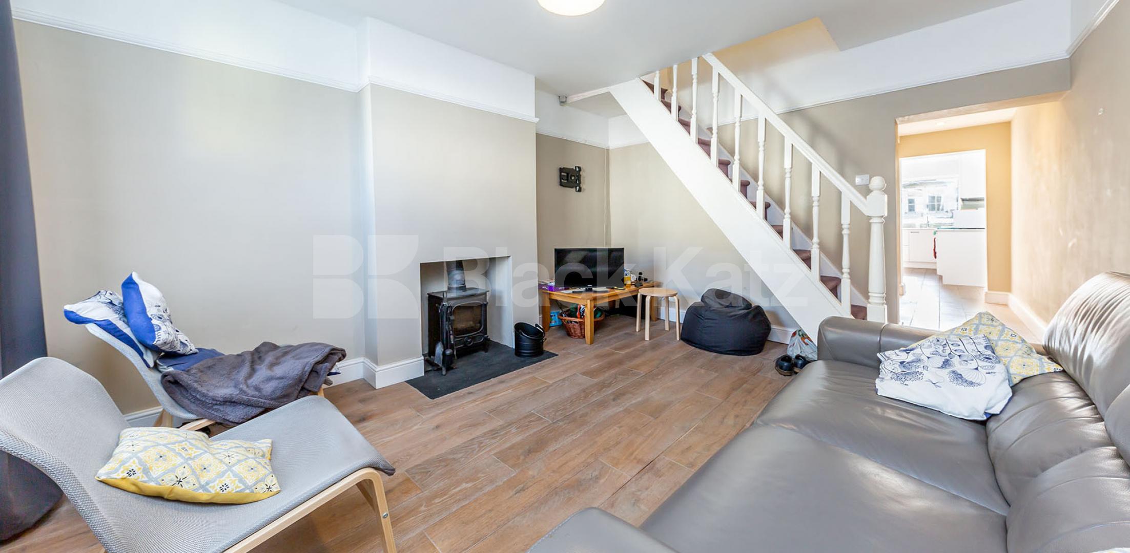 			Private house with a garden!, 2 Bedroom, 1 bath, 1 reception Terraced House			 Church Lane, East Finchley