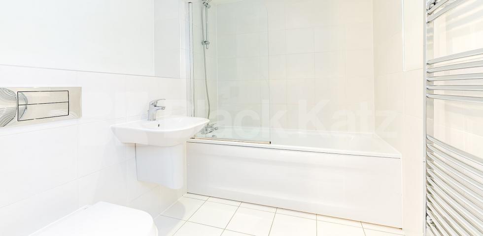 			2 Bedroom, 2 bath, 1 reception Penthouse			 Crane Heights, Waterside way, Tottenham hale