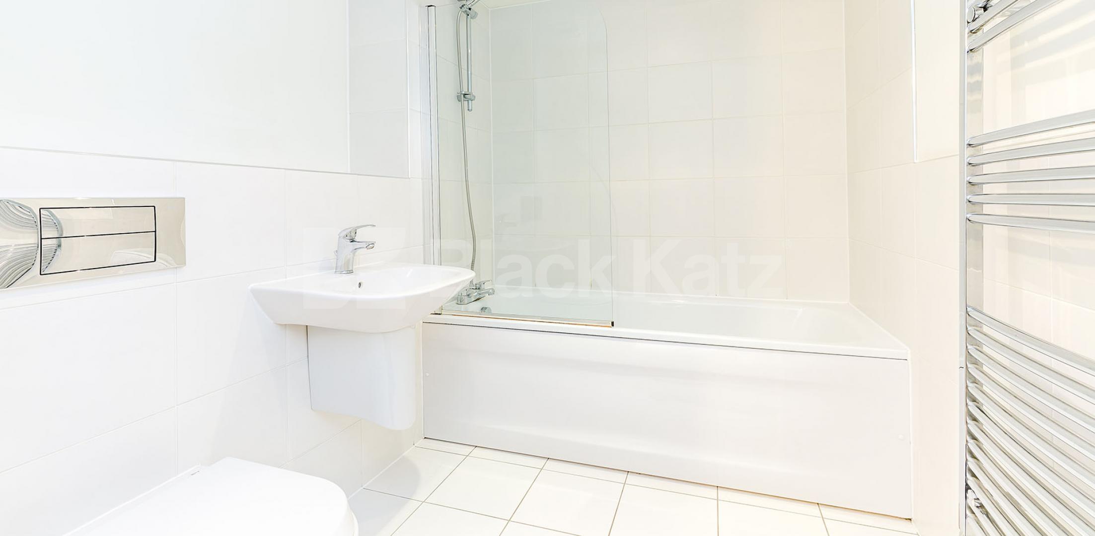 Penthouse 2 bedroom 2 bathroom with terrace Crane Heights, Waterside way, Tottenham hale