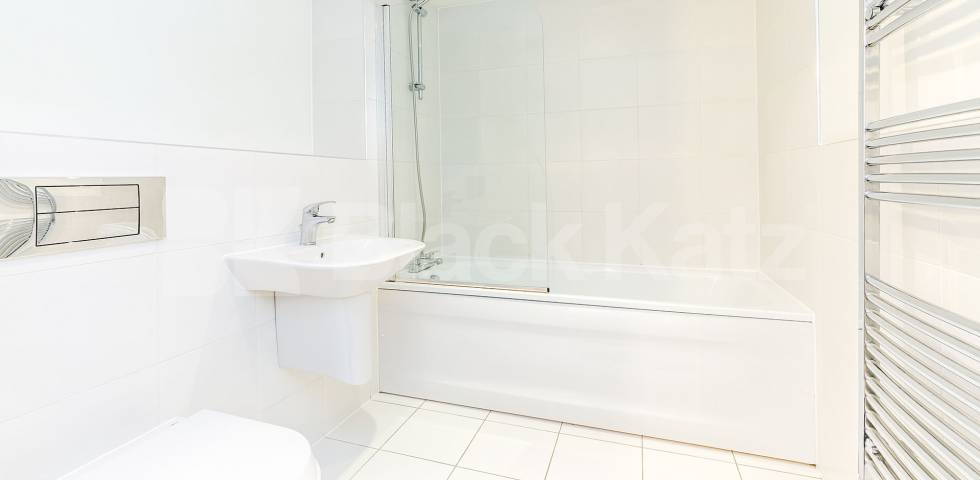Penthouse 2 bedroom 2 bathroom with terrace Crane Heights, Waterside way, Tottenham hale