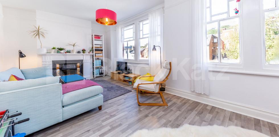 			2 Bedroom, 1 bath, 1 reception Maisonette			 Alexandra Gardens, Muswell Hill