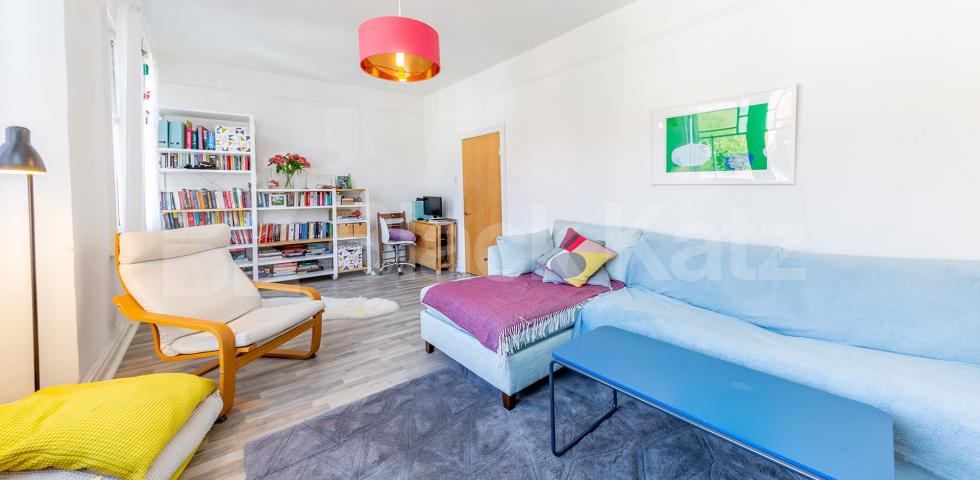 			2 Bedroom, 1 bath, 1 reception Maisonette			 Alexandra Gardens, Muswell Hill