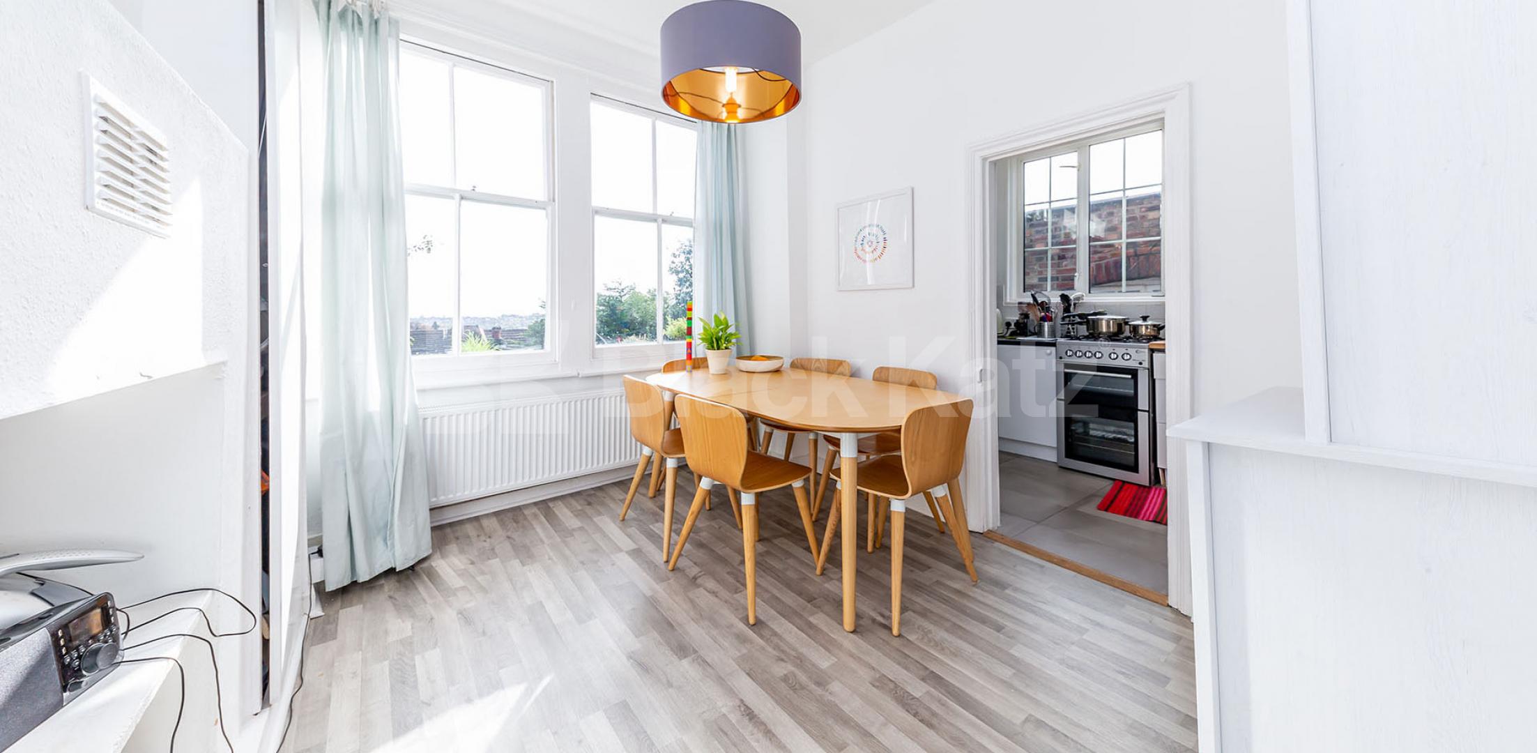 			2 Bedroom, 1 bath, 1 reception Maisonette			 Alexandra Gardens, Muswell Hill