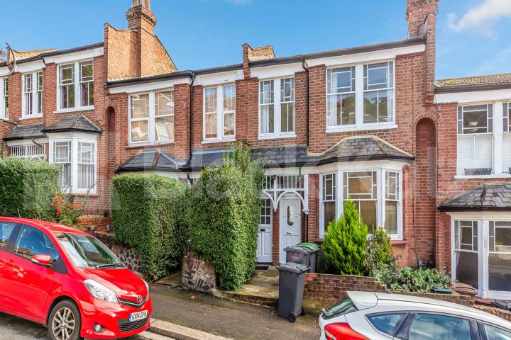 3 bedroom 1 bathroom property located in a prime area of Muswell Hill Alexandra Gardens, Muswell Hill 