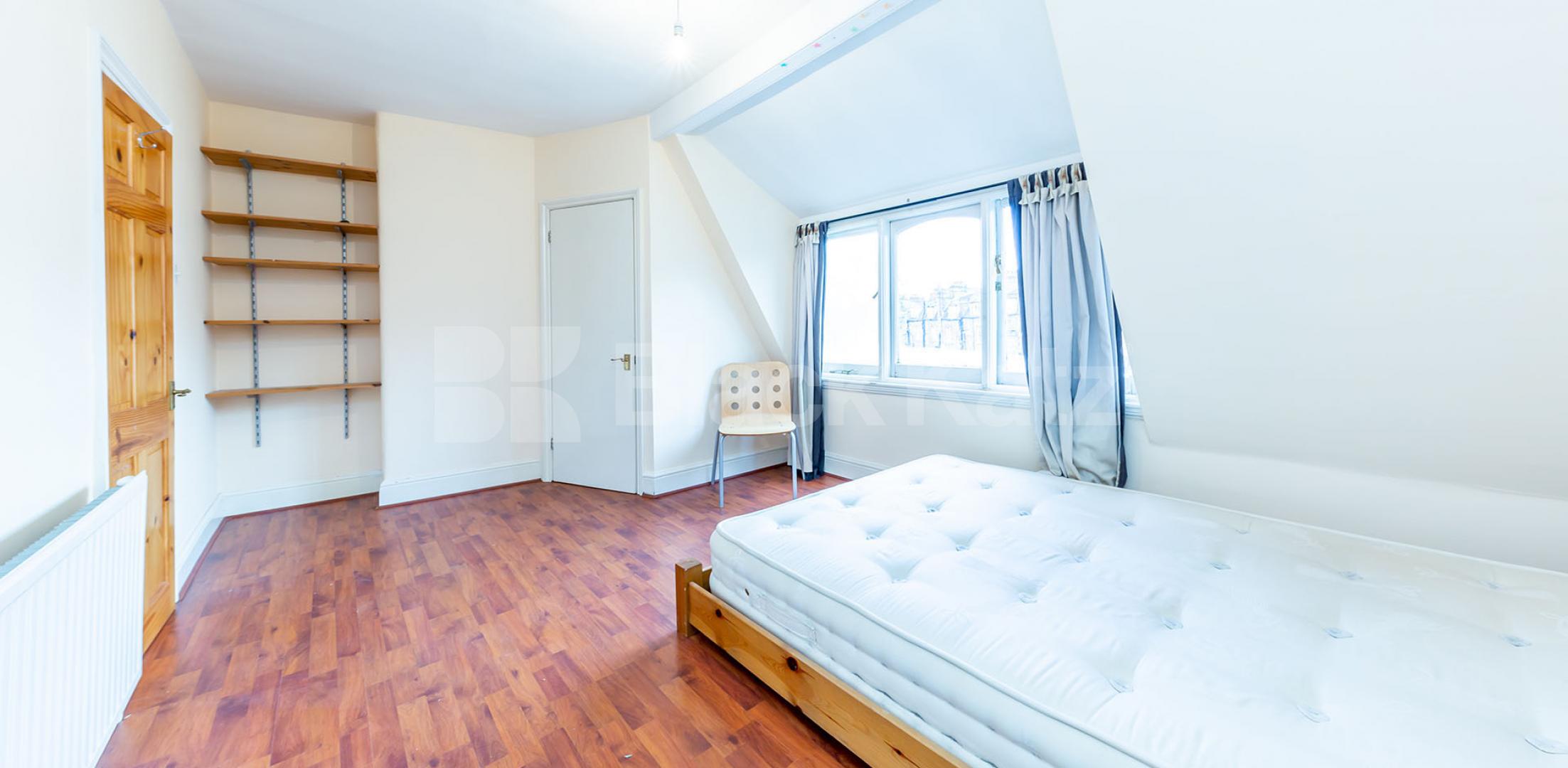 			Huge apartment, 2 Bedroom, 1 bath, 1 reception Flat			 Topsfield Parade, Crouch End