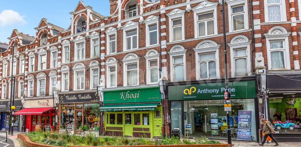 			Huge apartment, 2 Bedroom, 1 bath, 1 reception Flat			 Topsfield Parade, Crouch End