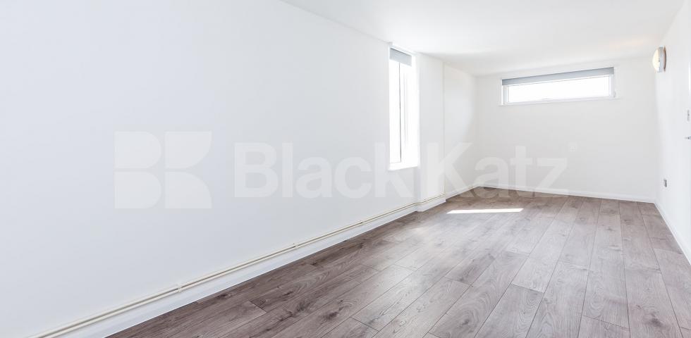 			STUNNING WAREHOUSE APARTMENT, 2 Bedroom, 1 bath, 1 reception Flat			 ABILITY PLAZA-KINGSLAND ROAD, DALSTON/HAGGERSTON