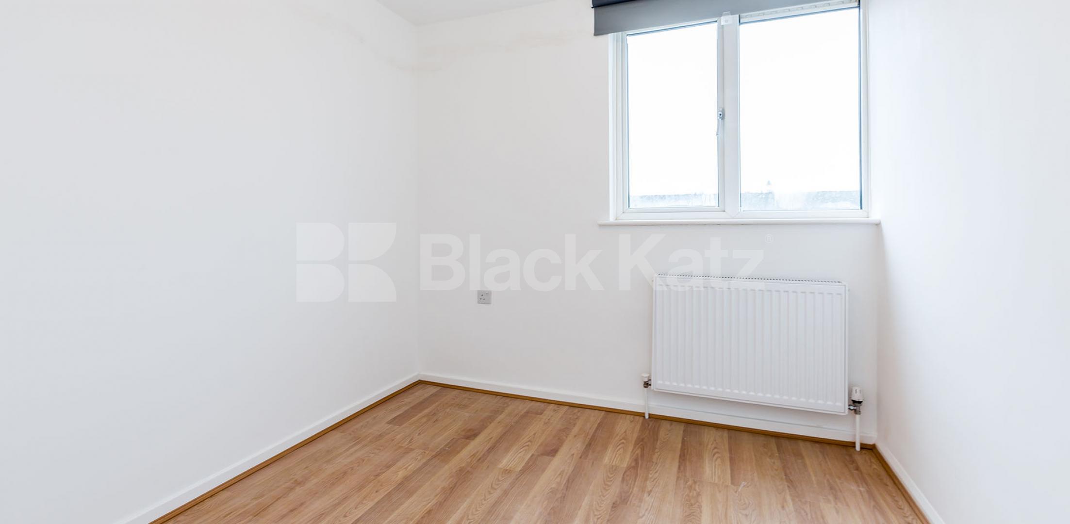 			NEWLY REFURBISHED 4 BEDROOM MAISONETTE , 4 Bedroom, 1 bath, 1 reception Flat			 Florida Street, BETHNAL GREEN-SHOREDITCH-HACKNEY