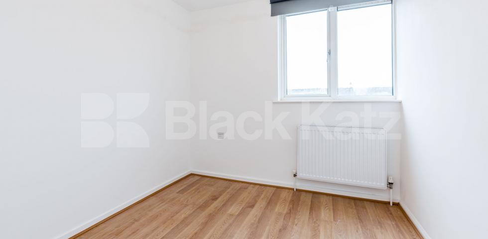 			NEWLY REFURBISHED 4 BEDROOM MAISONETTE , 4 Bedroom, 1 bath, 1 reception Flat			 Florida Street, BETHNAL GREEN-SHOREDITCH-HACKNEY