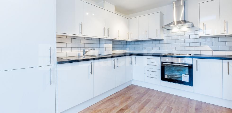 			NEWLY REFURBISHED 4 BEDROOM MAISONETTE , 4 Bedroom, 1 bath, 1 reception Flat			 Florida Street, BETHNAL GREEN-SHOREDITCH-HACKNEY