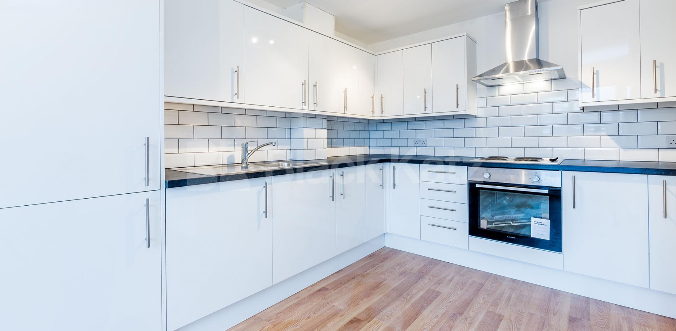 			NEWLY REFURBISHED 4 BEDROOM MAISONETTE , 4 Bedroom, 1 bath, 1 reception Flat			 Florida Street, BETHNAL GREEN-SHOREDITCH-HACKNEY