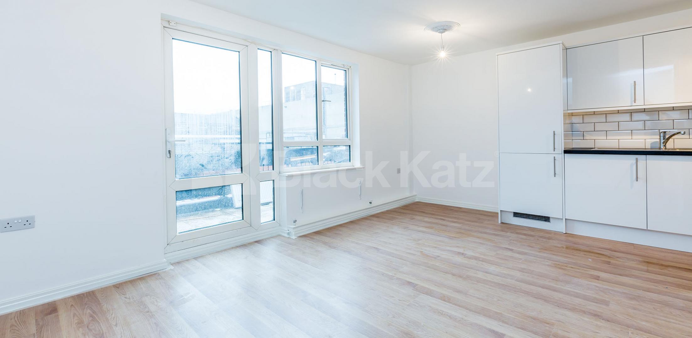 			NEWLY REFURBISHED 4 BEDROOM MAISONETTE , 4 Bedroom, 1 bath, 1 reception Flat			 Florida Street, BETHNAL GREEN-SHOREDITCH-HACKNEY