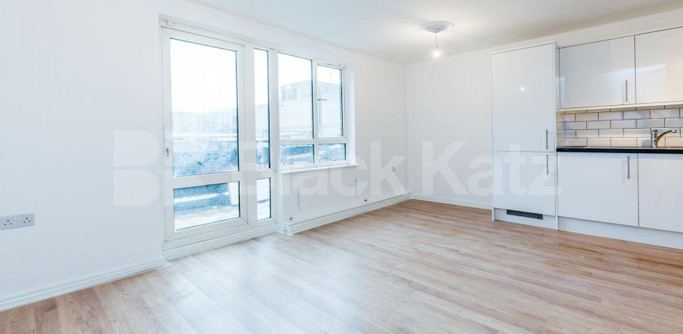 			NEWLY REFURBISHED 4 BEDROOM MAISONETTE , 4 Bedroom, 1 bath, 1 reception Flat			 Florida Street, BETHNAL GREEN-SHOREDITCH-HACKNEY