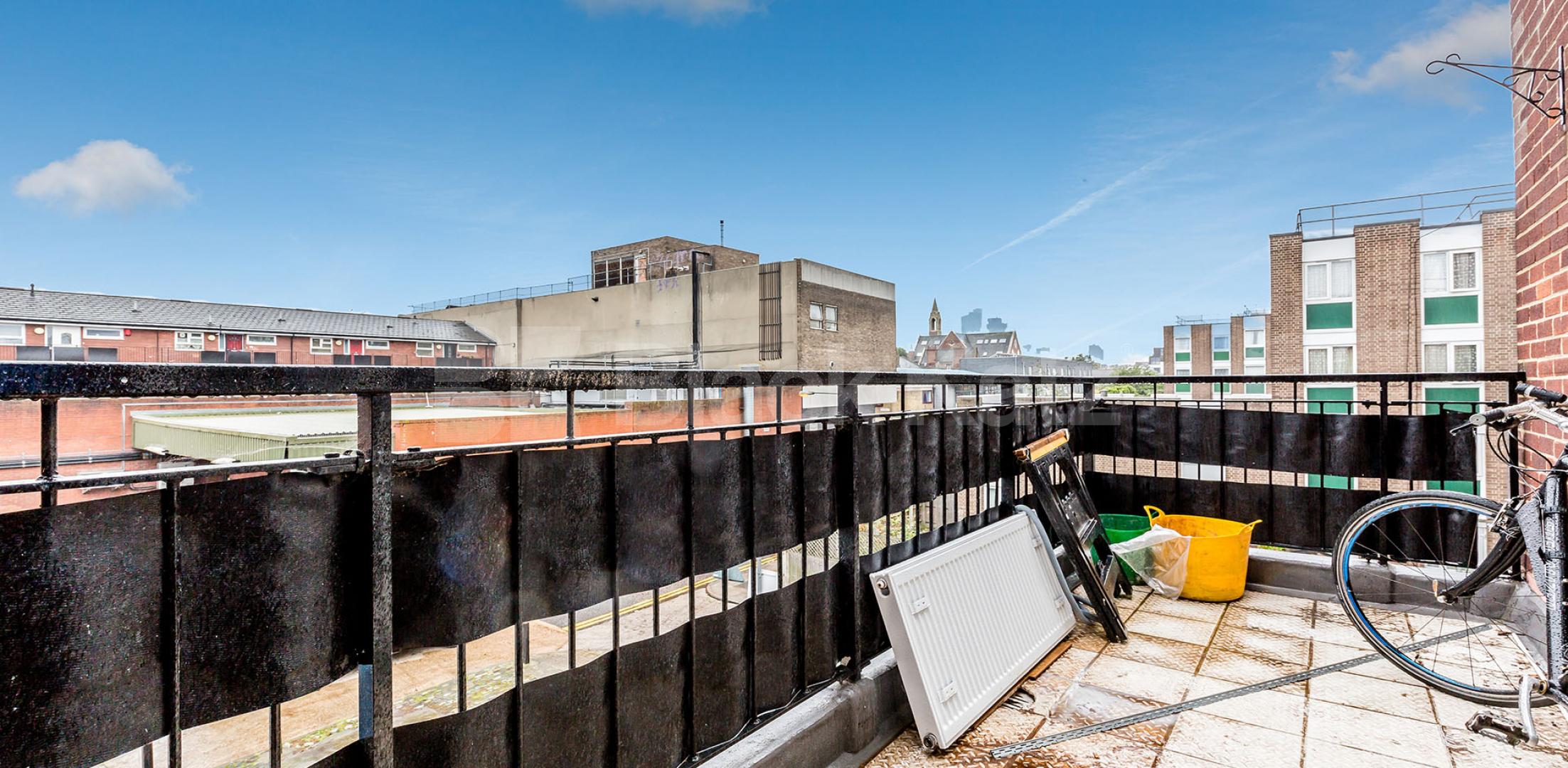 			NEWLY REFURBISHED 4 BEDROOM MAISONETTE , 4 Bedroom, 1 bath, 1 reception Flat			 Florida Street, BETHNAL GREEN-SHOREDITCH-HACKNEY