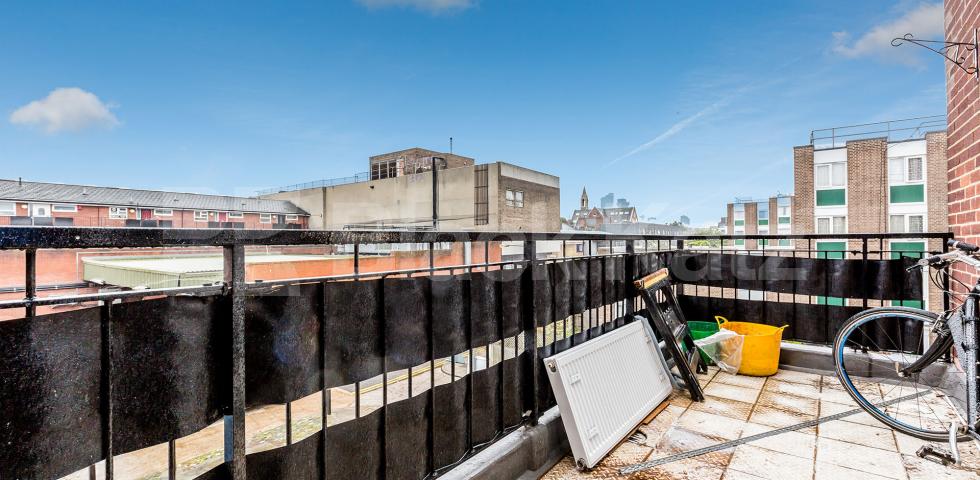 			NEWLY REFURBISHED 4 BEDROOM MAISONETTE , 4 Bedroom, 1 bath, 1 reception Flat			 Florida Street, BETHNAL GREEN-SHOREDITCH-HACKNEY