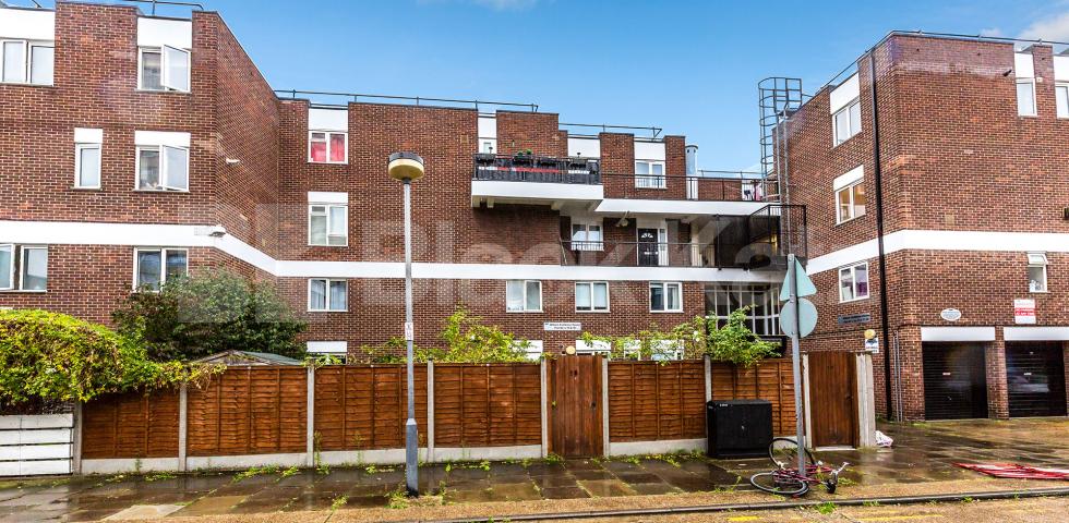 			NEWLY REFURBISHED 4 BEDROOM MAISONETTE , 4 Bedroom, 1 bath, 1 reception Flat			 Florida Street, BETHNAL GREEN-SHOREDITCH-HACKNEY