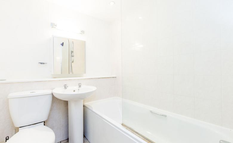 			Private Roof Terrace, 3 Bedroom, 1 bath, 1 reception Flat			 Claremont Road, CRICKLEWOOD