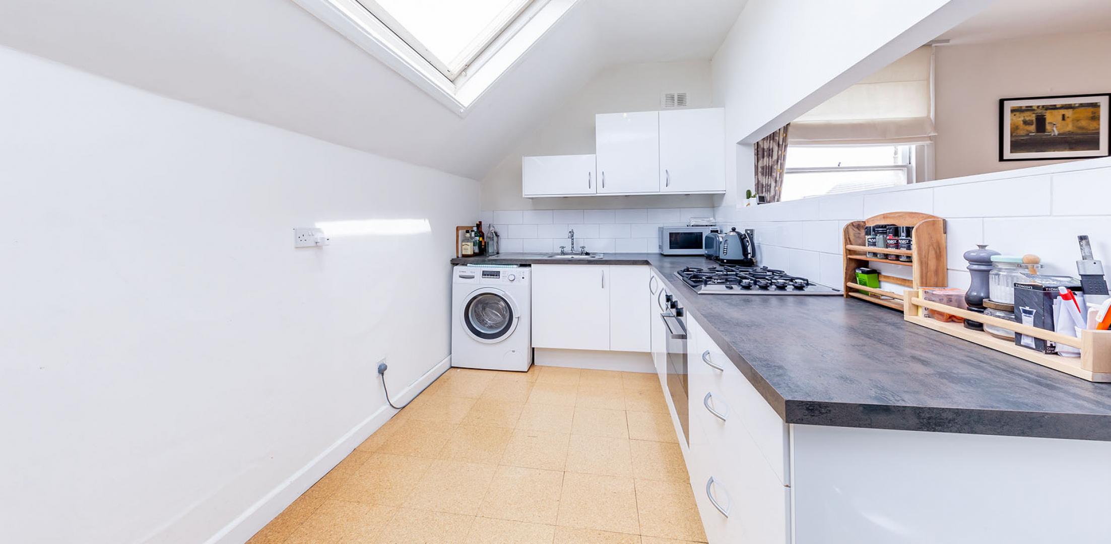 			TOP FLOOR OF A PERIOD CONVERSION, 1 Bedroom, 1 bath, 1 reception Apartment			 Wilberforce Road N4, FINSBURY PARK