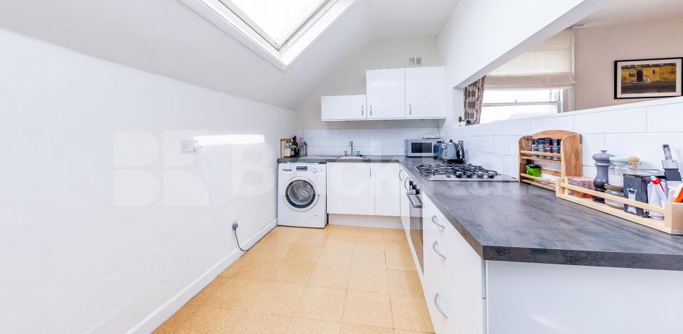 			TOP FLOOR OF A PERIOD CONVERSION, 1 Bedroom, 1 bath, 1 reception Apartment			 Wilberforce Road N4, FINSBURY PARK