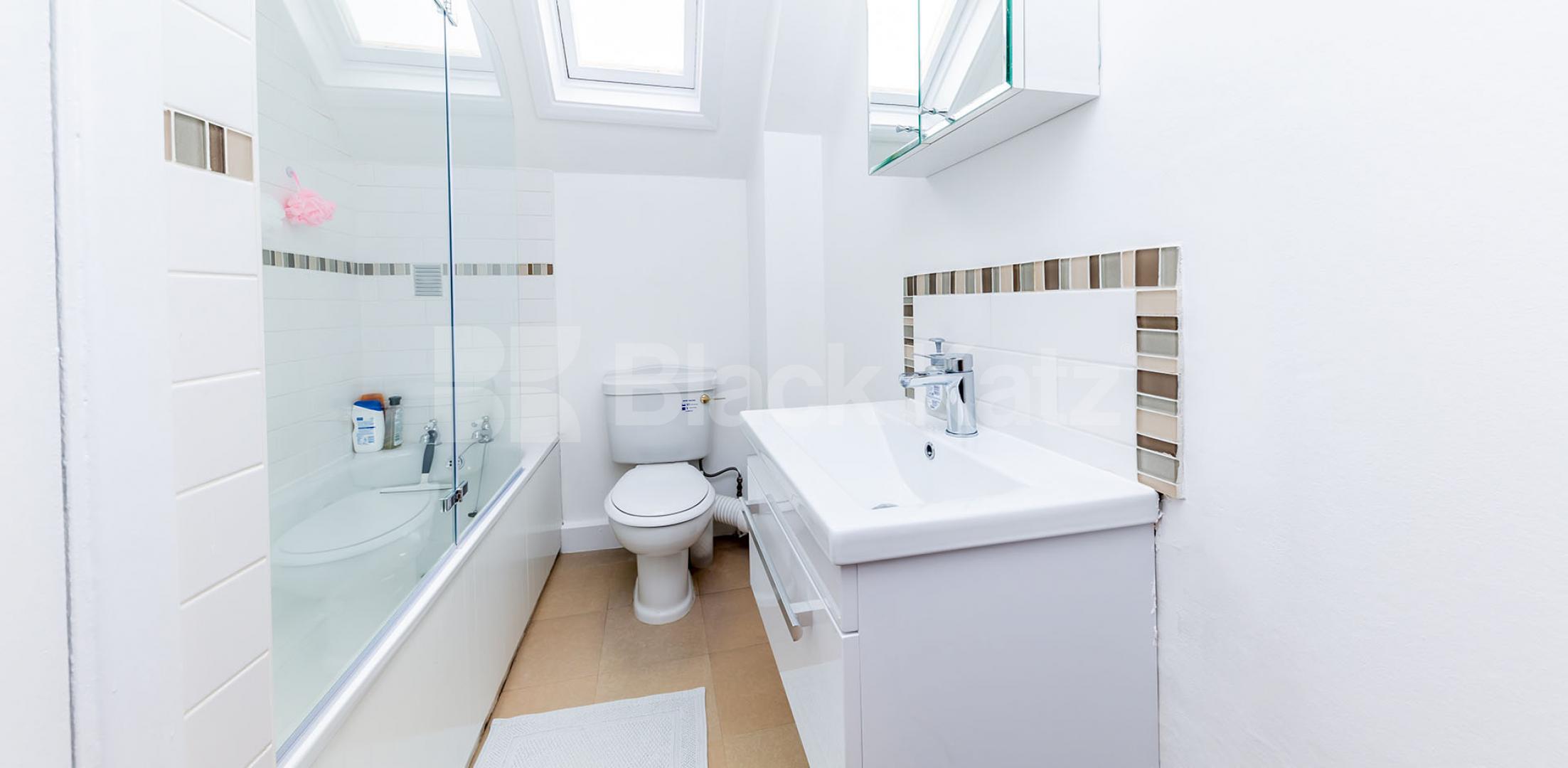 			TOP FLOOR OF A PERIOD CONVERSION, 1 Bedroom, 1 bath, 1 reception Apartment			 Wilberforce Road N4, FINSBURY PARK