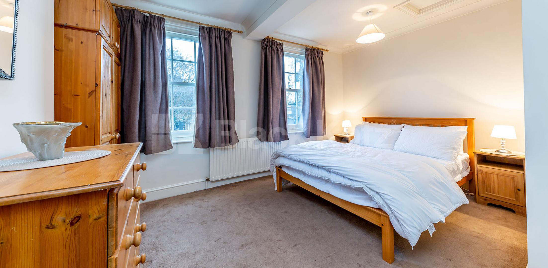 			2 Bedroom, 1 bath, 1 reception House			 Baring Street  , DE BEAUVOIR TOWN N1 