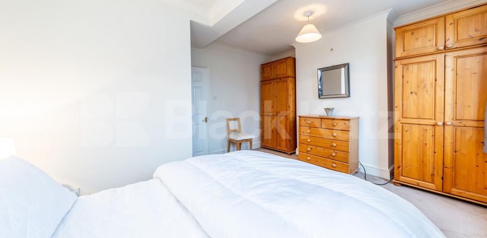 			2 Bedroom, 1 bath, 1 reception House			 Baring Street  , DE BEAUVOIR TOWN N1