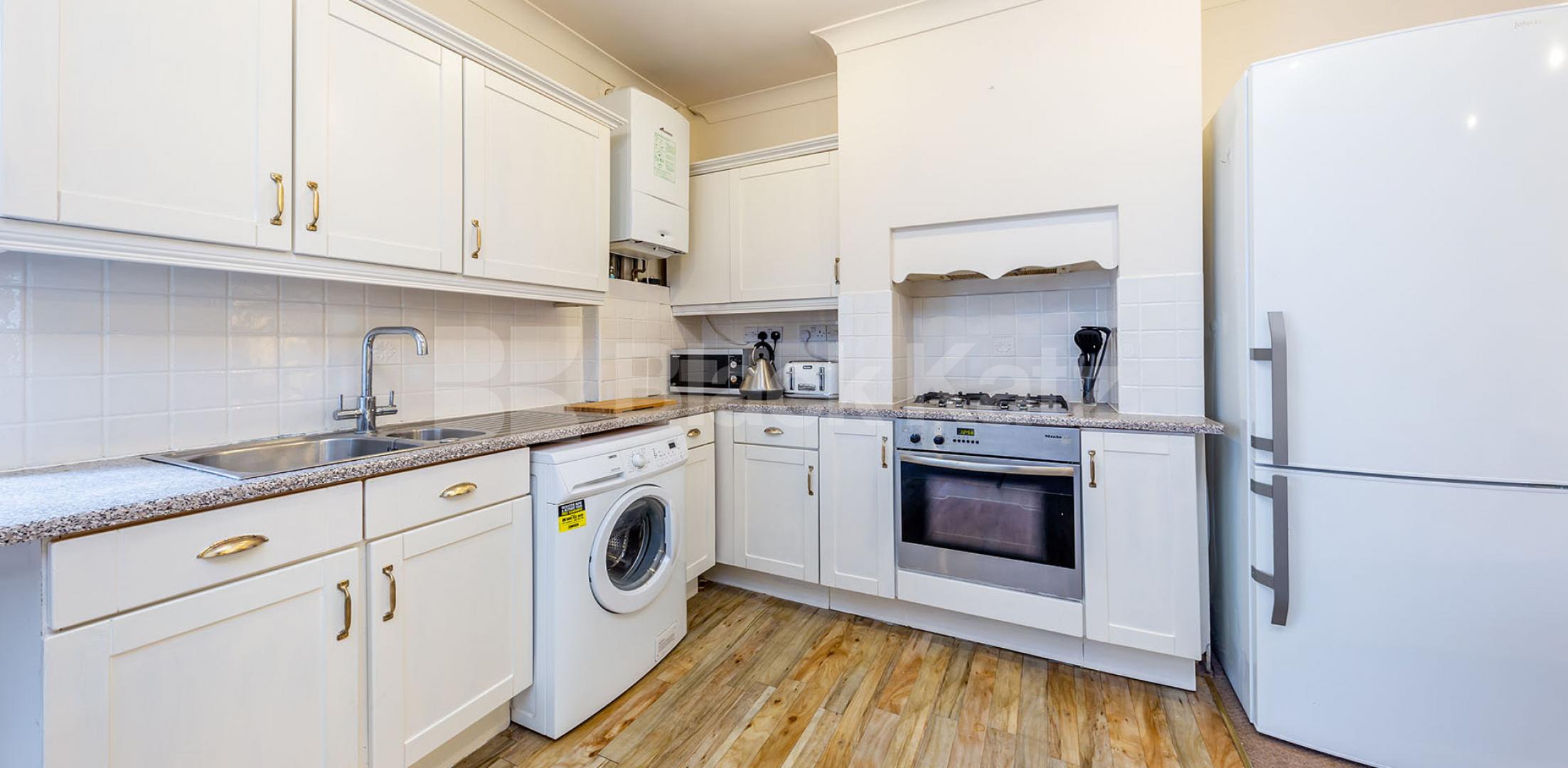			2 Bedroom, 1 bath, 1 reception House			 Baring Street  , DE BEAUVOIR TOWN N1 