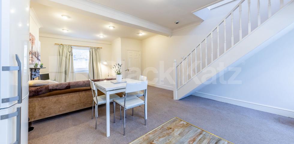 			2 Bedroom, 1 bath, 1 reception House			 Baring Street  , DE BEAUVOIR TOWN N1 