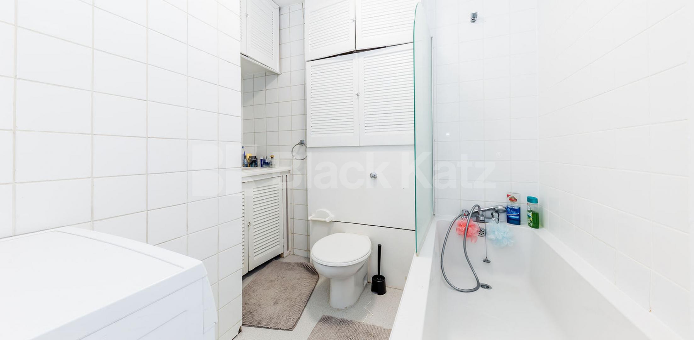 One bedroom coach house located a short walk to both to Highgate station Archway Road, Highgate