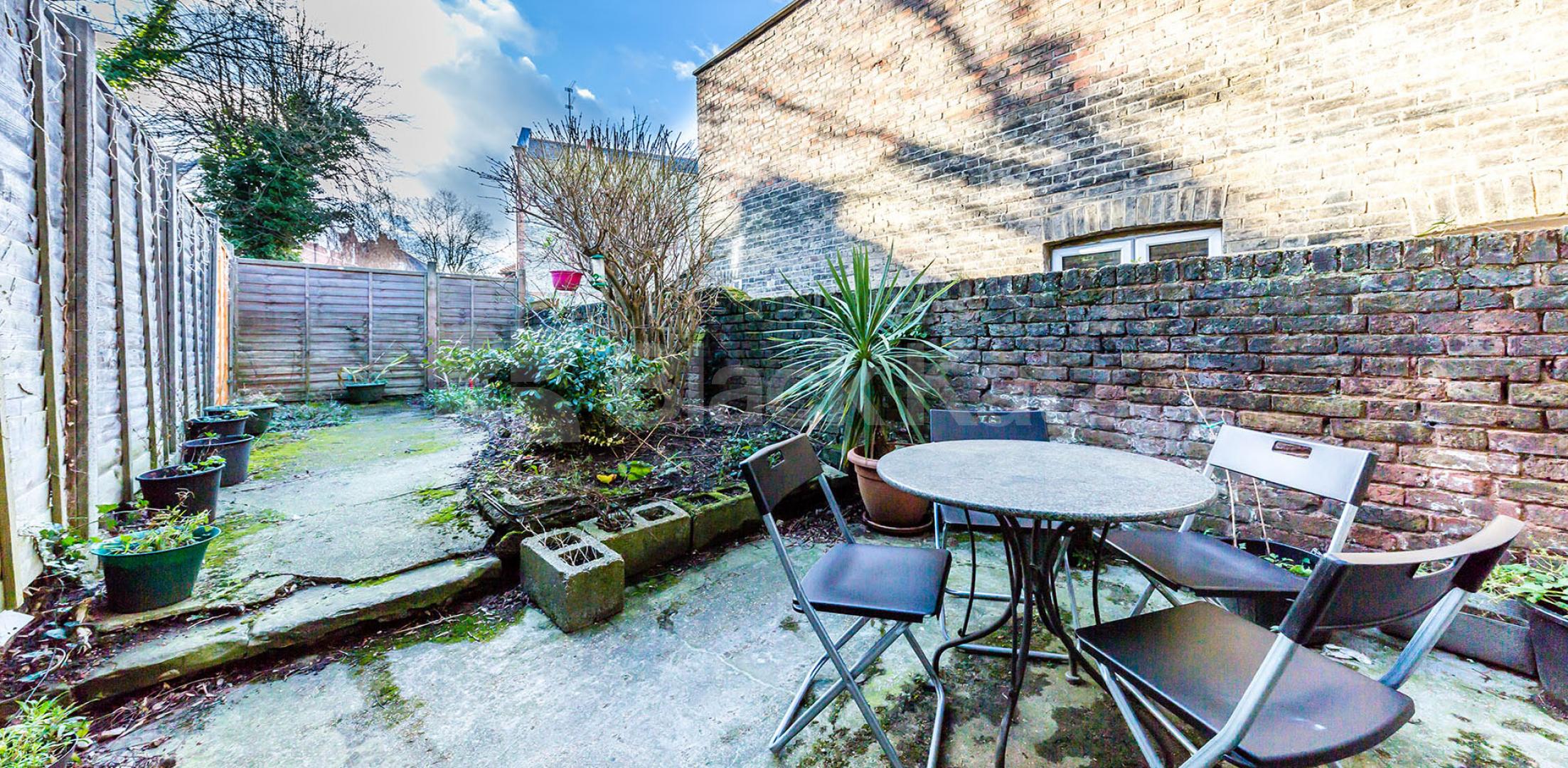 			NEW INSTRUCTION!, 1 Bedroom, 1 bath, 1 reception Ground Floor Flat			 Archway Road, Highgate