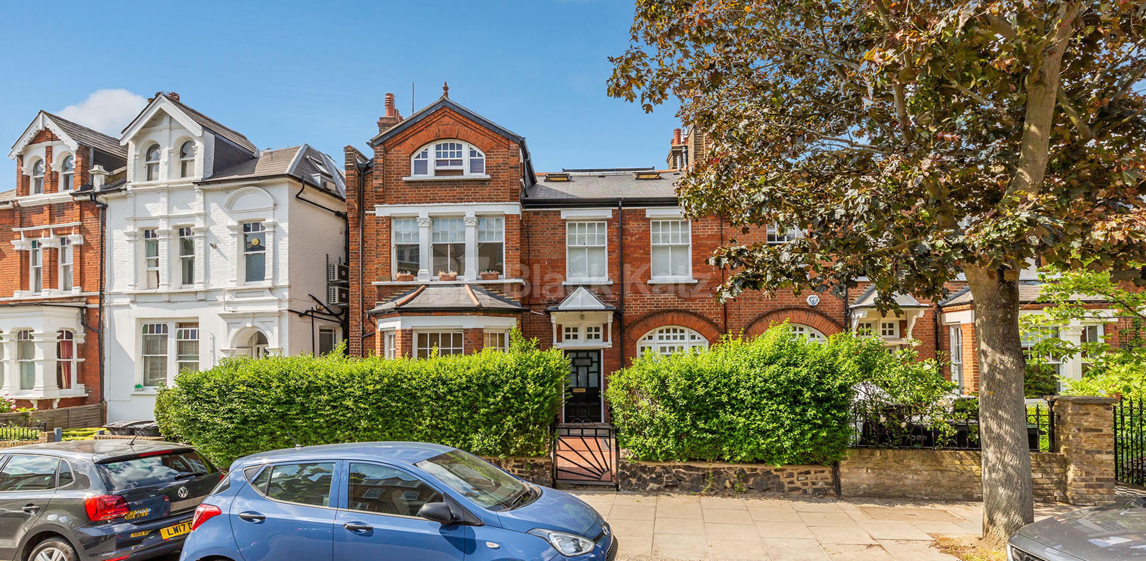Fantastic two bed set within a period house mins to Crouch End Broadway Ridge Road, Crouch End N8