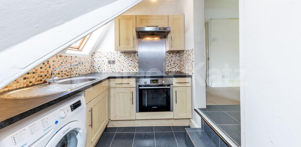 			New Instruction!, 2 Bedroom, 1 bath, 1 reception Flat			 Church Crescent, Muswell Hill / Highgate Wood