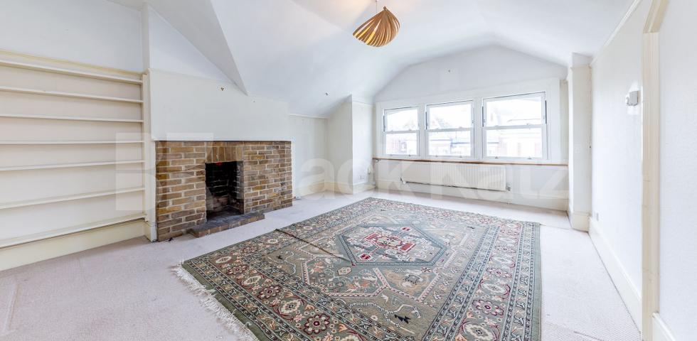 			New Instruction!, 2 Bedroom, 1 bath, 1 reception Flat			 Church Crescent, Muswell Hill / Highgate Wood