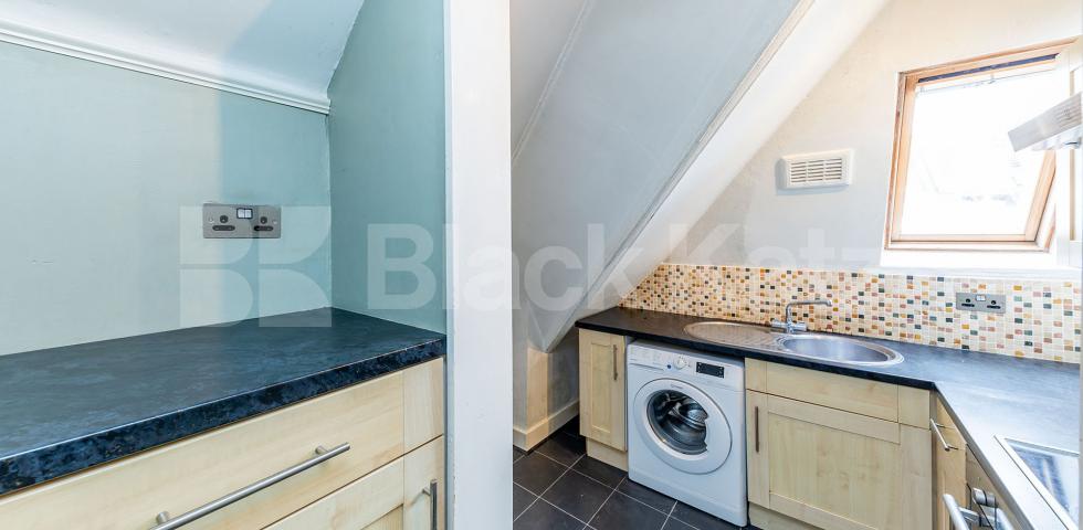 			New Instruction!, 2 Bedroom, 1 bath, 1 reception Flat			 Church Crescent, Muswell Hill / Highgate Wood
