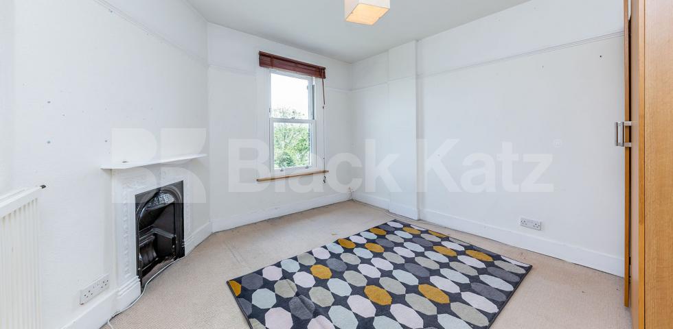 			New Instruction!, 2 Bedroom, 1 bath, 1 reception Flat			 Church Crescent, Muswell Hill / Highgate Wood